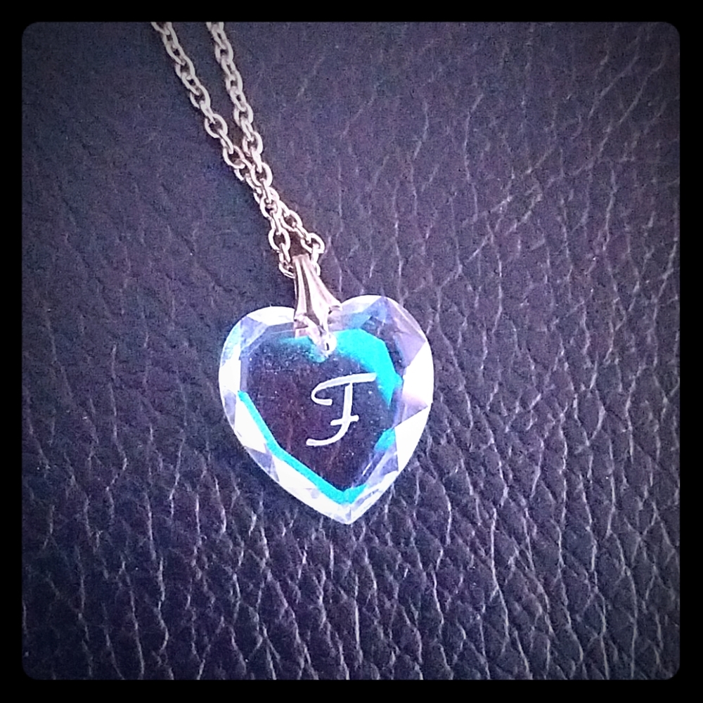 Pretty monogram F necklace